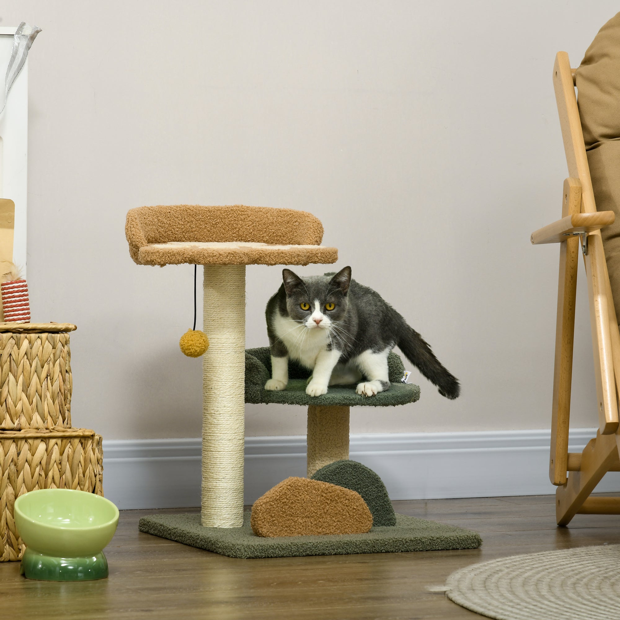 Small Cat Tree for Indoor Cats, Scratching Posts with 2 Beds, Toy Ball, 43 x 39 x 52cm