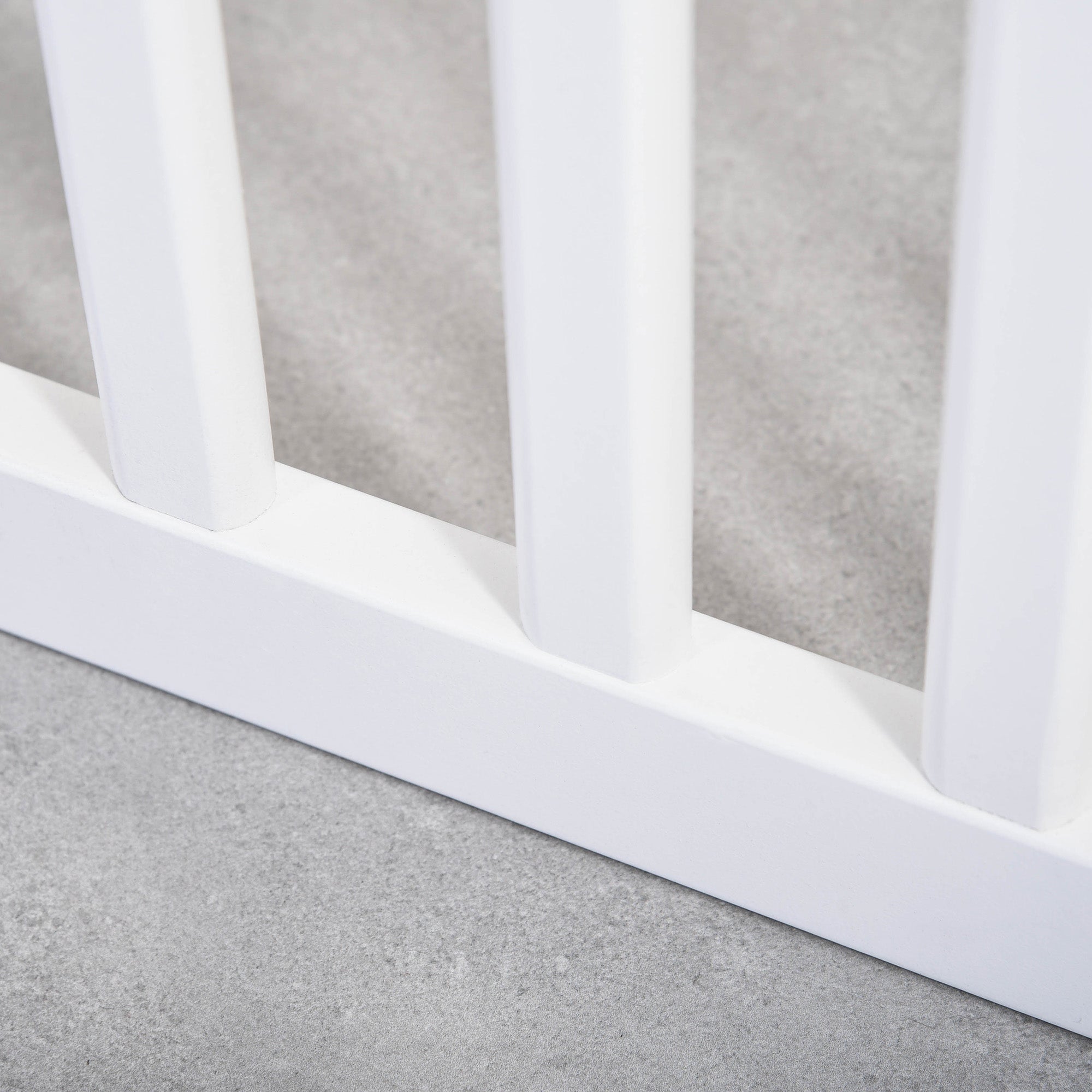 Freestanding Pet Gate 4 Panel Dog Barrier Folding Safety Fence with Support Feet up to 204cm Long 75cm Tall for Doorway Stairs, White